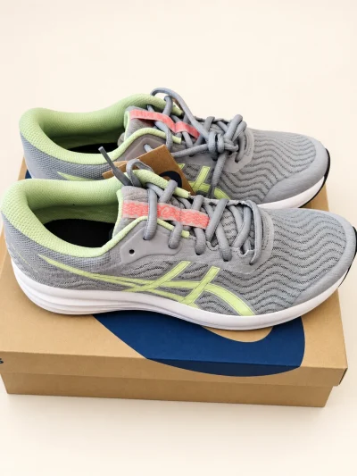 ASICS Patriot 12 Women’s Trainers — UK 7 — product photograph