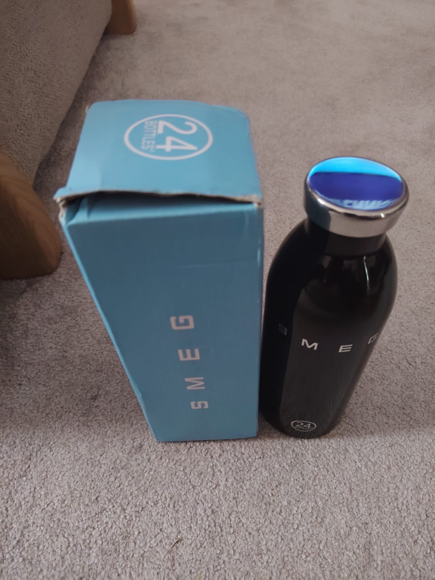 SMEG x 24Bottles Insulated Bottle — Black, 500 ml — original product photograph 1